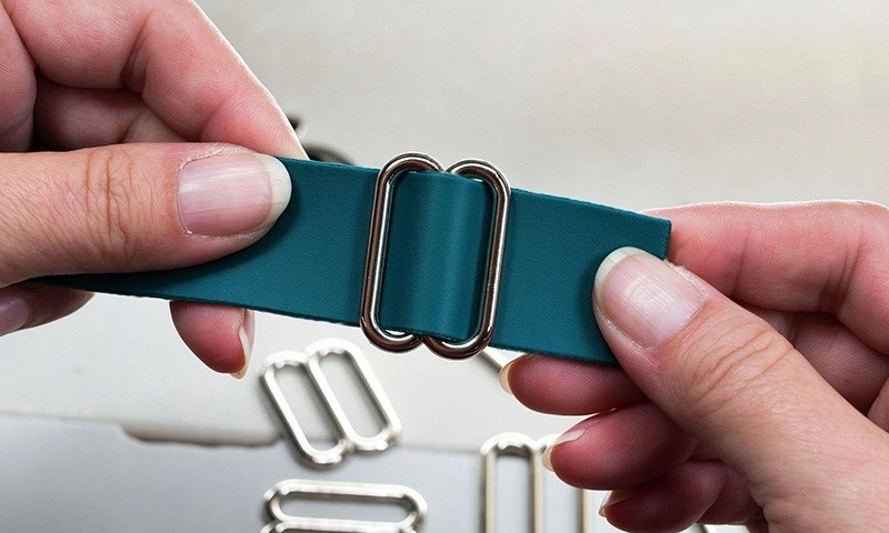 Checking coated webbing compatibility with dog leash hardware Checking coated webbing compatibility with dog leash hardware