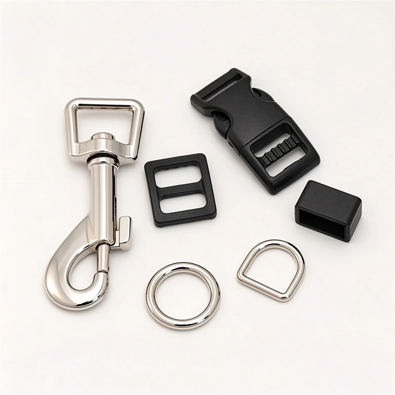 Metal D-rings swivel hooks and plastic buckles for dog collars and leashes Metal D-rings swivel hooks and plastic buckles for dog collars and leashes